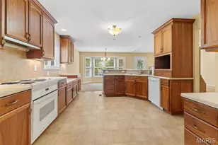 440 Raymond Dr, Florissant, MO 63031 - Photo 30