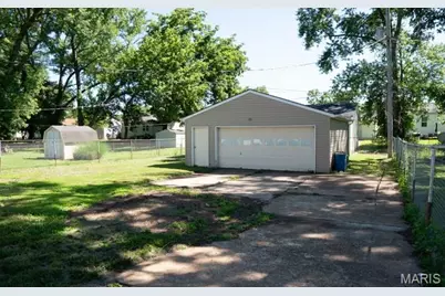 754 Loekes Drive, Florissant, MO 63031 - Photo 4