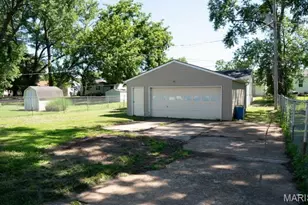 754 Loekes Dr, Florissant, MO 63031 - Photo 4