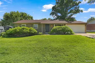 419 Woodbridge Dr, Saint Charles, MO 63303 - Photo 1