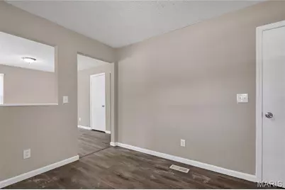 201 Becker Drive, Hazelwood, MO 63135 - Photo 10