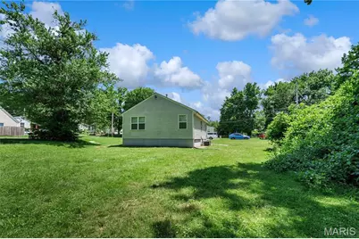 201 Becker Drive, Hazelwood, MO 63135 - Photo 4