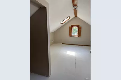 2404 Hartland Avenue, Saint Louis, MO 63114 - Photo 12
