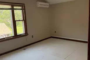 2404 Hartland Ave, Saint Louis, MO 63114 - Photo 10