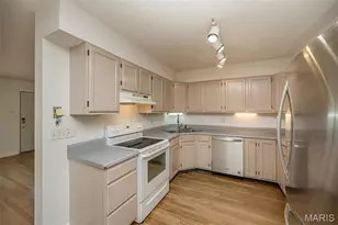 7614 General Meade Ln, Affton, MO 63123 - Photo 8