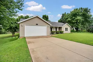 416 Richarz Dr, Fenton, MO 63026 - Photo 2