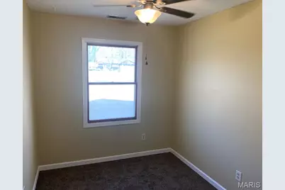 935 Amaral Circle, Saint Louis, MO 63137 - Photo 4