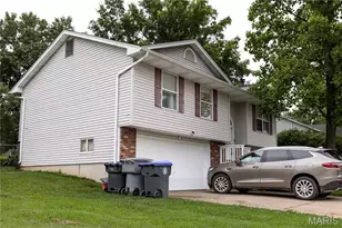 33 Royal Oaks Dr, O'Fallon, MO 63366 - Photo 2
