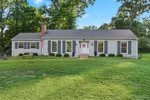 325 Nantucket Dr, Ballwin, MO 63011 - Photo 2