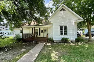307 E Water St, Wellsville, MO 63384 - Photo 2