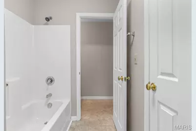 200 Romaine Spring View, Fenton, MO 63026 - Photo 38