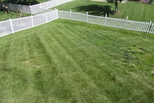 322 Stone Village Dr, Wentzville, MO 63385 - Photo 2