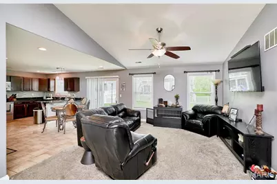 437 Prairie Creek Drive, Wentzville, MO 63385 - Photo 8