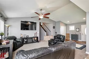 437 Prairie Creek Dr, Wentzville, MO 63385 - Photo 14