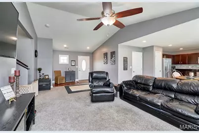 437 Prairie Creek Drive, Wentzville, MO 63385 - Photo 10