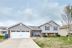 437 Prairie Creek Dr, Wentzville, MO 63385 - Photo 1