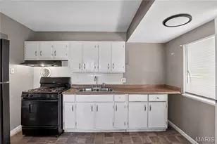 10829 Glen Garry Rd, Saint Louis, MO 63137 - Photo 8