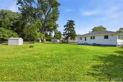 195 Eldorado Drive, Florissant, MO 63031 - Photo 18