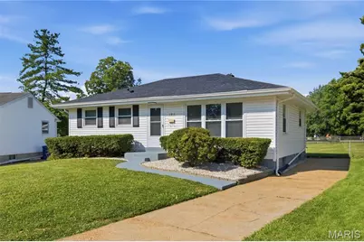 195 Eldorado Drive, Florissant, MO 63031 - Photo 2