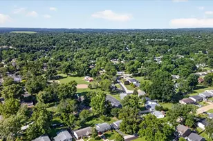 200 Hillcrest Blvd, Ballwin, MO 63021 - Photo 26
