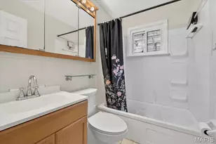 200 Hillcrest Blvd, Ballwin, MO 63021 - Photo 8