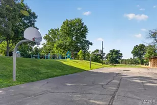 200 Hillcrest Blvd, Ballwin, MO 63021 - Photo 22