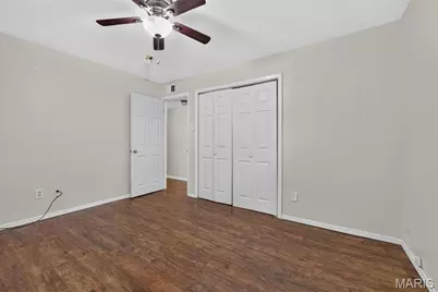 200 Hillcrest Boulevard, Ballwin, MO 63021 - Photo 12