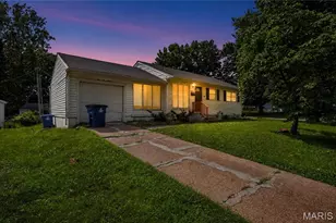 10616 Dunkeld Cir, Bel-Ridge, MO 63137 - Photo 2