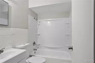 10616 Dunkeld Cir, Bel-Ridge, MO 63137 - Photo 14