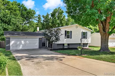 18 Roland Lane, Saint Peters, MO 63376 - Photo 1