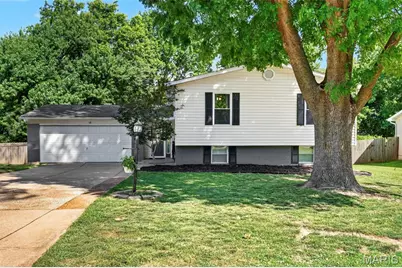 18 Roland Lane, Saint Peters, MO 63376 - Photo 2