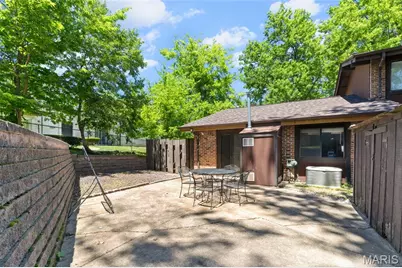 1076 Mersey Bend Drive, Oakville, MO 63129 - Photo 18