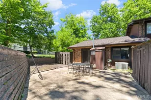 1076 Mersey Bend Dr, Oakville, MO 63129 - Photo 18