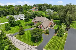 121 Ballas Ct, Town and Country, MO 63131 - Photo 4