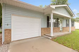 2210 Columbus Cir, Warrenton, MO 63383 - Photo 2