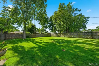 6908 Howdershell Road, Hazelwood, MO 63042 - Photo 32