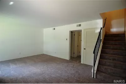 10174 Sakura Drive, Saint Louis, MO 63128 - Photo 6