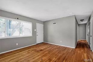 7480 Castro Dr, Saint Louis, MO 63135 - Photo 8