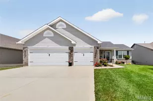 2009 White Branch Dr, Saint Paul, MO 63366 - Photo 2