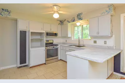 8720 Brookview Drive, Crestwood, MO 63126 - Photo 14