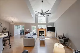 4102 Shepherds Hill Cir, Saint Peters, MO 63304 - Photo 6
