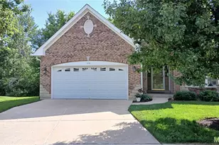 4102 Shepherds Hill Cir, Saint Peters, MO 63304 - Photo 2