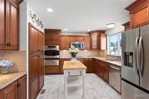 5812 Birch Hollow Dr, Saint Louis, MO 63129 - Photo 12