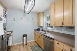 8916 N Swan Cir, Saint Louis, MO 63144 - Photo 6