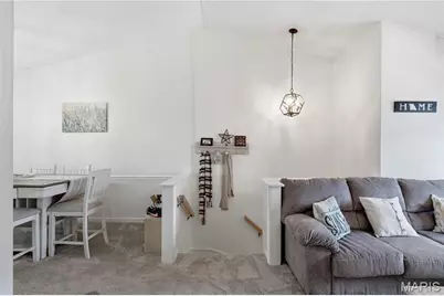 8916 N Swan Circle, Saint Louis, MO 63144 - Photo 2