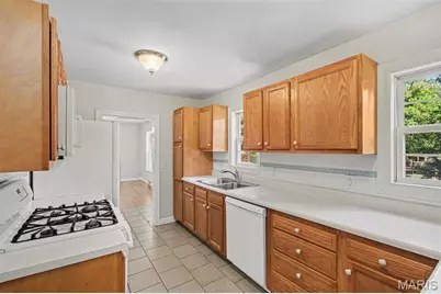 824 N Forest Avenue, Webster Groves, MO 63119 - Photo 8