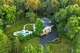 34 Somerset Downs Dr, Ladue, MO 63124 - Photo 2