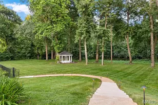 34 Somerset Downs Dr, Ladue, MO 63124 - Photo 16