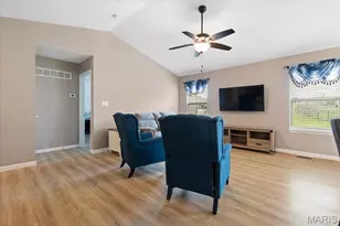 405 Jockeys Run, Wentzville, MO 63385 - Photo 6