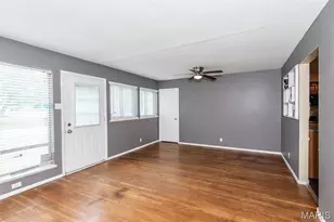 10205 Gourock Dr, Saint Louis, MO 63137 - Photo 2
